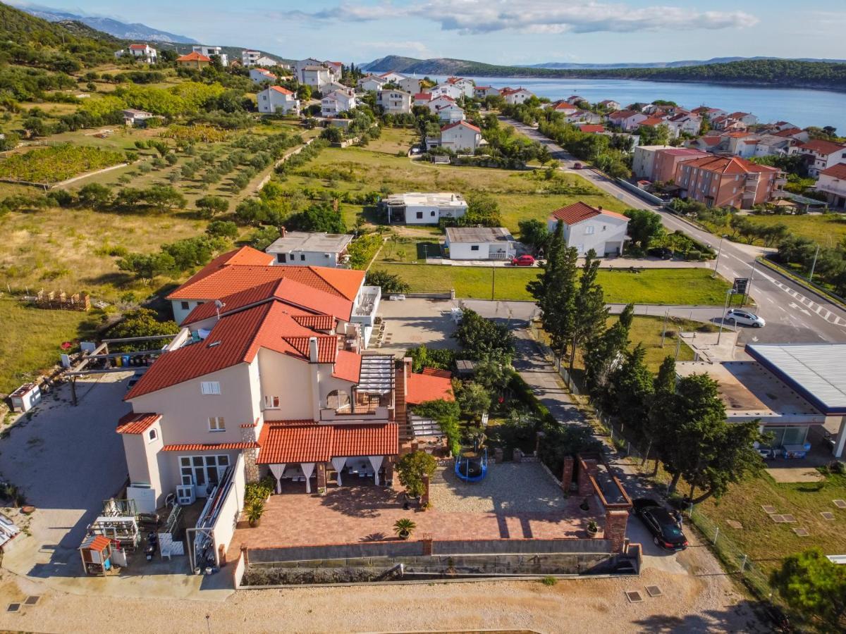 Apartments Vintage Banjol Екстер'єр фото